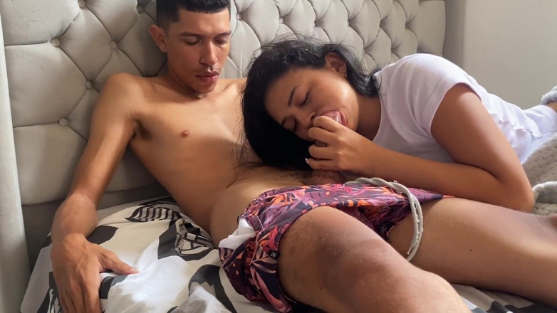 Yohamedi: Chị kế của tôi cảm thấy buồn và bắt đầu chơi...