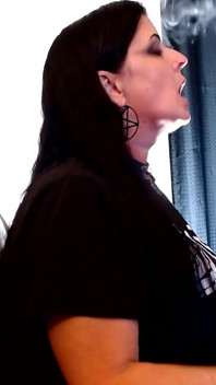 MILF fumando
