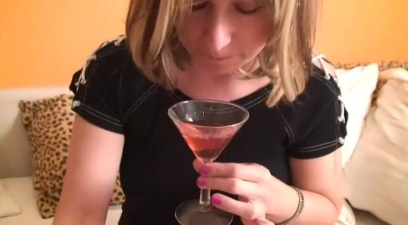Femdom Austria: Fetishqueen Lucilla You Served a Very Special Aperitif