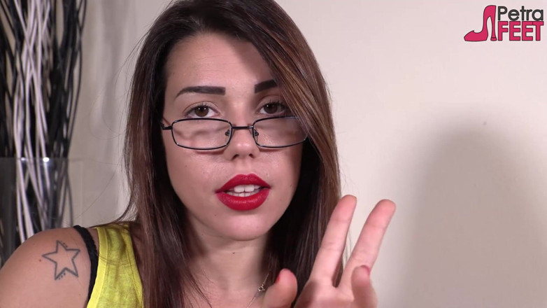 Smokin Fetish: Spex Italian beauty loves cigars