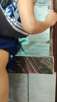 Esposa infiel sendo fodida na cozinha