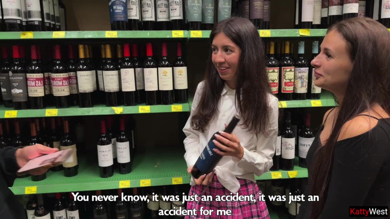 Katty West: Eine öffentliche Abholung im Supermarkt endete mit einer wilden Party mit...