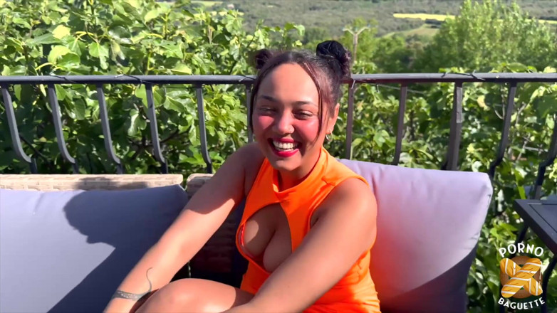 Porno Baguette: Elektra, fată drăguță, este futută de două pule