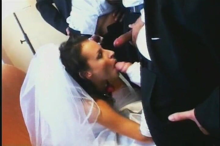 Wonderful Hot World X: Gangbang pengantin jalang dikongkek oleh tetamu perkahwinan