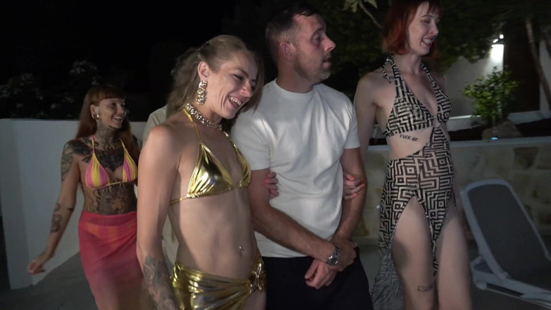 Yourfavecumslut: Night Time Orgy Around the Villa Pool