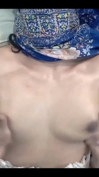 파키스탄 섹시 젖탱이에 오일 마사지를 받은 Amrozia Jan