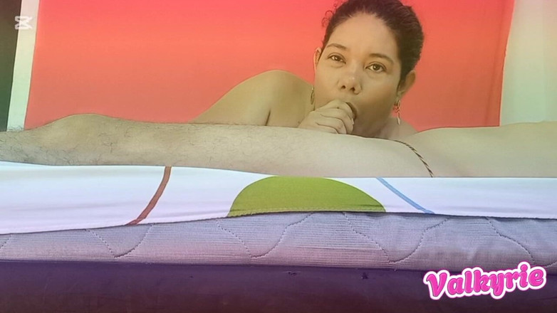 Valkyrie and Luigy Couple: Cô vợ xinh đẹp làm những gì cô ấy yêu thích nhất