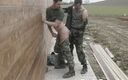 DudeDare: Soldat slurpar färsk sperma från pojkvänens kuk