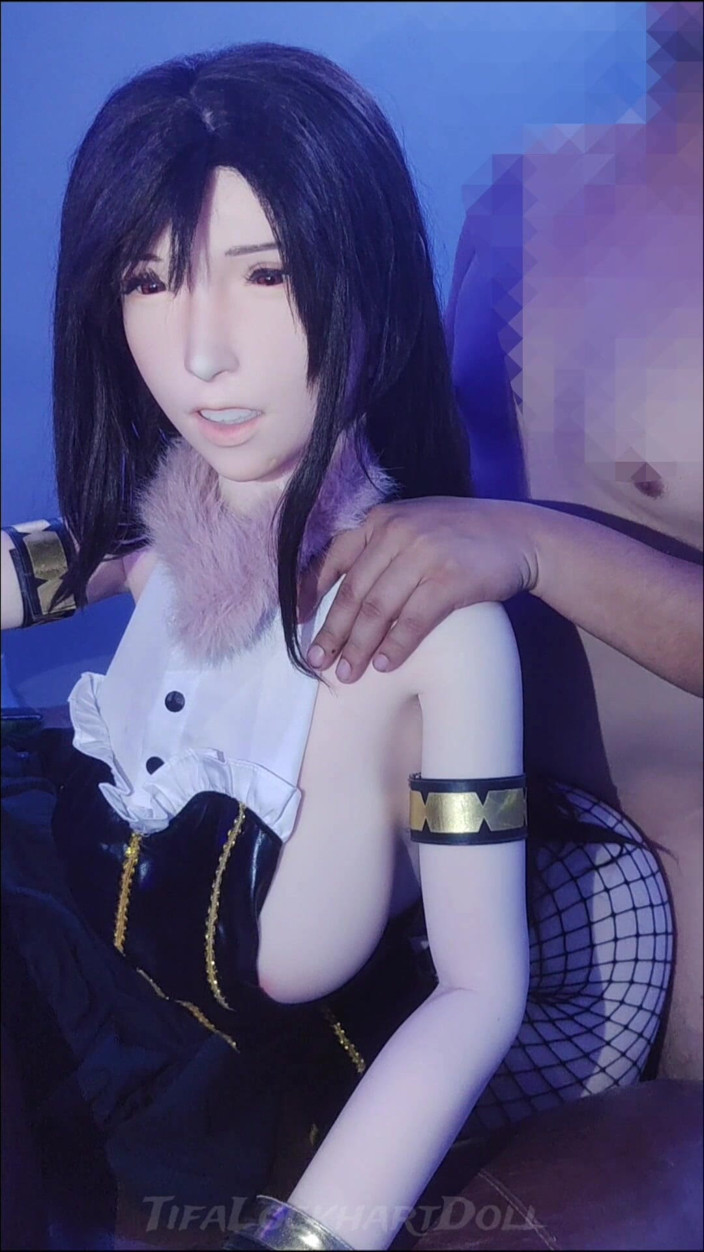 Tifa Lockhart doll: After Dark at the Honey Bee Inn, Tifa's Buzzing for...