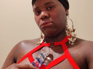 Solo Ebony content: एकल सांवली अधोवस्त्र पहने और डिल्डो के साथ मेरी तंग चूत में हस्तमैथुन कर रही है