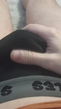 Pénis Frottant Dans Un Sous-vêtement - Une Énorme Quantité Dans Mon Pantalon