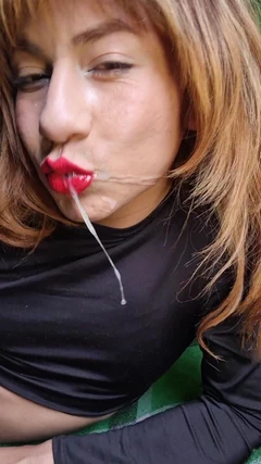 Mulutku dicrot sperma hangat