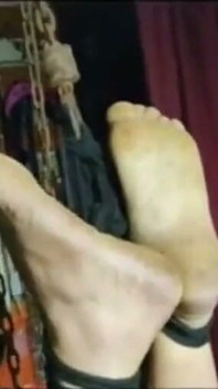 Gresopio Cuidándose Con Los Pies En El Winch