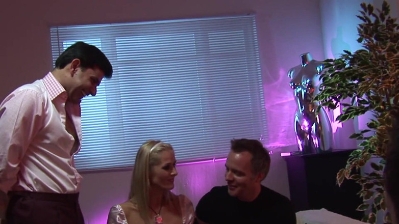 Threesome 4ever: Głodna Jane, głodna, kutas, penetruje jej tyłek