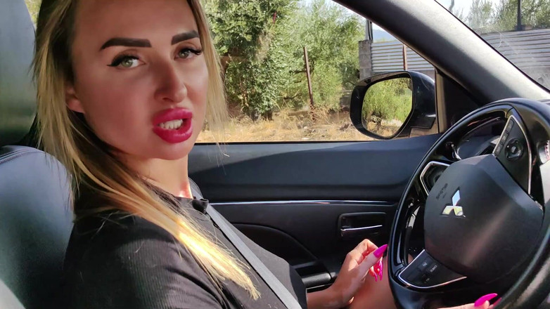Goddess Lena: Auto, Nylons En Hoge Hakken