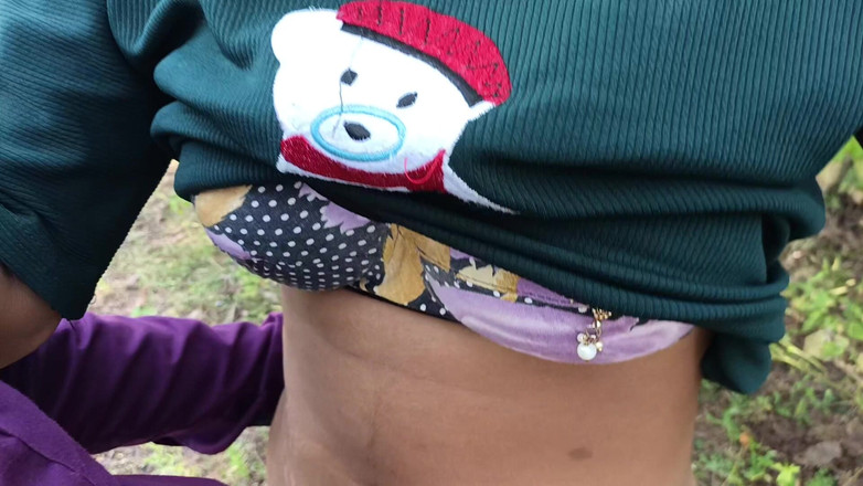 Raniki chut: Köylü kız sıkı amcık açık havada seks videosu, güzel köylü...