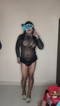 Crossdresser Striptease