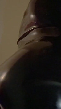 هز مؤخرة لاتكس