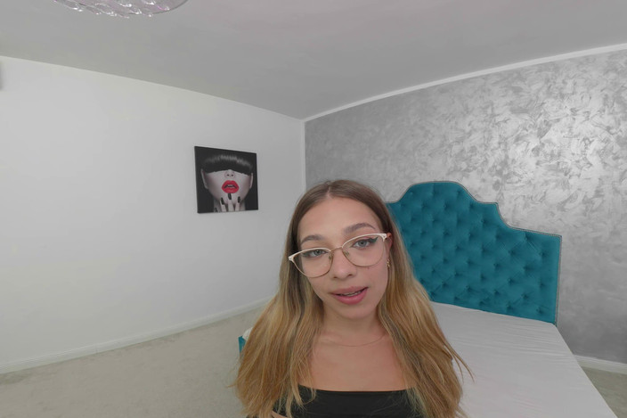 NO2StudioVR: Sandy Little - Down to Girth