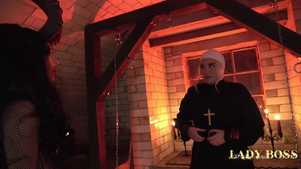 Lady boss: Tất cả các nữ tu xấu đi đến địa ngục