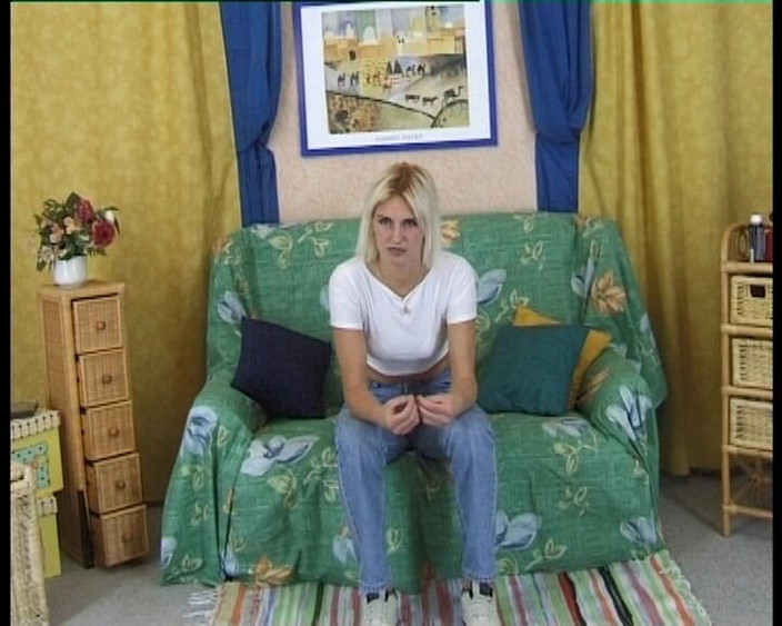 GERMAN PORN CLASSICS: Pemula Menanggalkan Pakaian