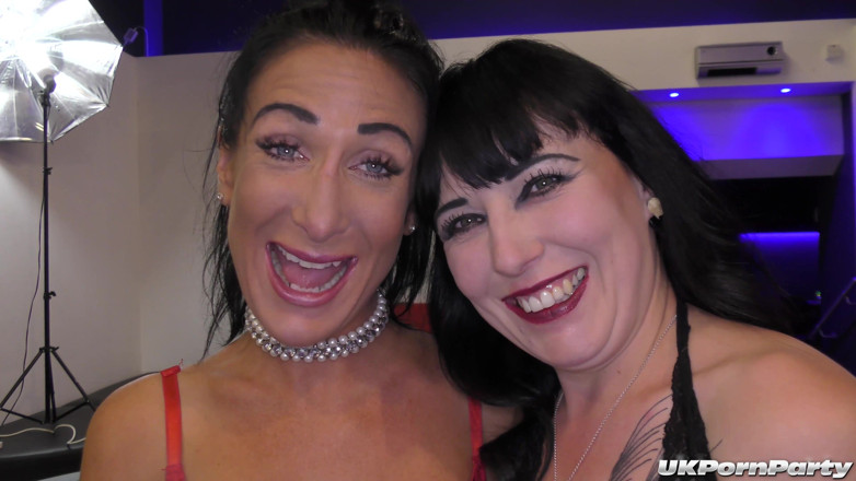 Gangbang team: Sexy MILFs Ella Bella and Sexy Cleo Enjoy a Gangbang...