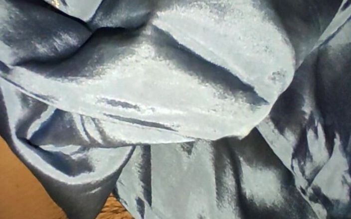 Satin And Silky: Satin-seiden-handjob-Porno - handjob mit grauem satin, seidiger sari vom nachbarn chachi 19
