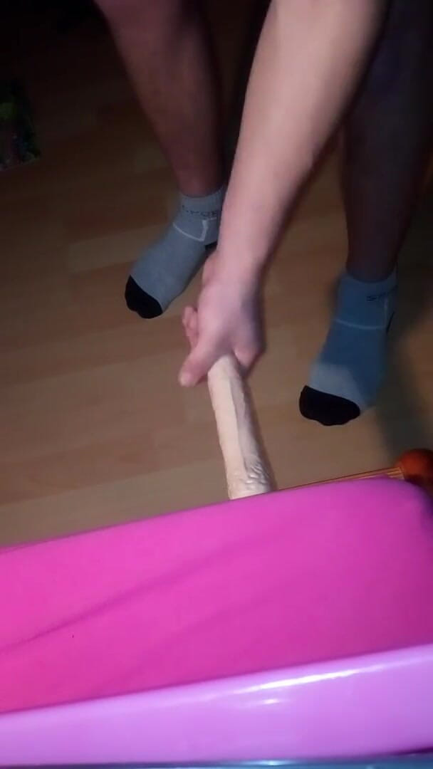 Sweethole: Teen đồng tính đít ngon lành cưỡi trên con cu giả của...