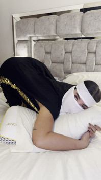 Twerking in My Bed, Ass Dancing