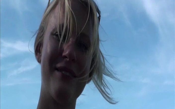 Blondehexe: Sepong kontol pov