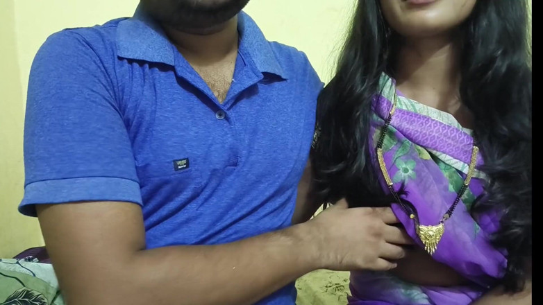 Mumbai Ashu: Une petite amie indienne veut du plaisir dans un trio