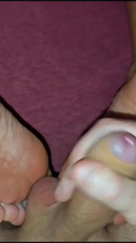 Une belle-mère offre des occasions de fétichisme des pieds à son beau-fils