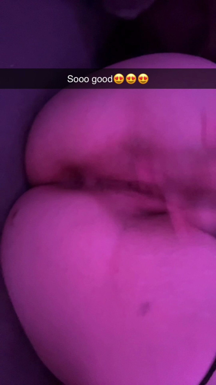 Joyliii: Joyliii Is Doing Another Snap Session with a Stranger.