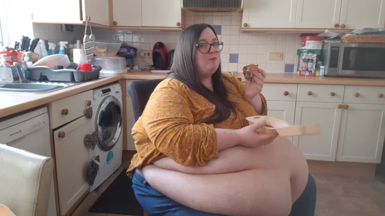 SSBBWLadyBrads: Ssbbw vs 고질라 버거 먹기