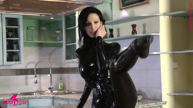 Fem Latex: Terezzaとラテックスへの愛