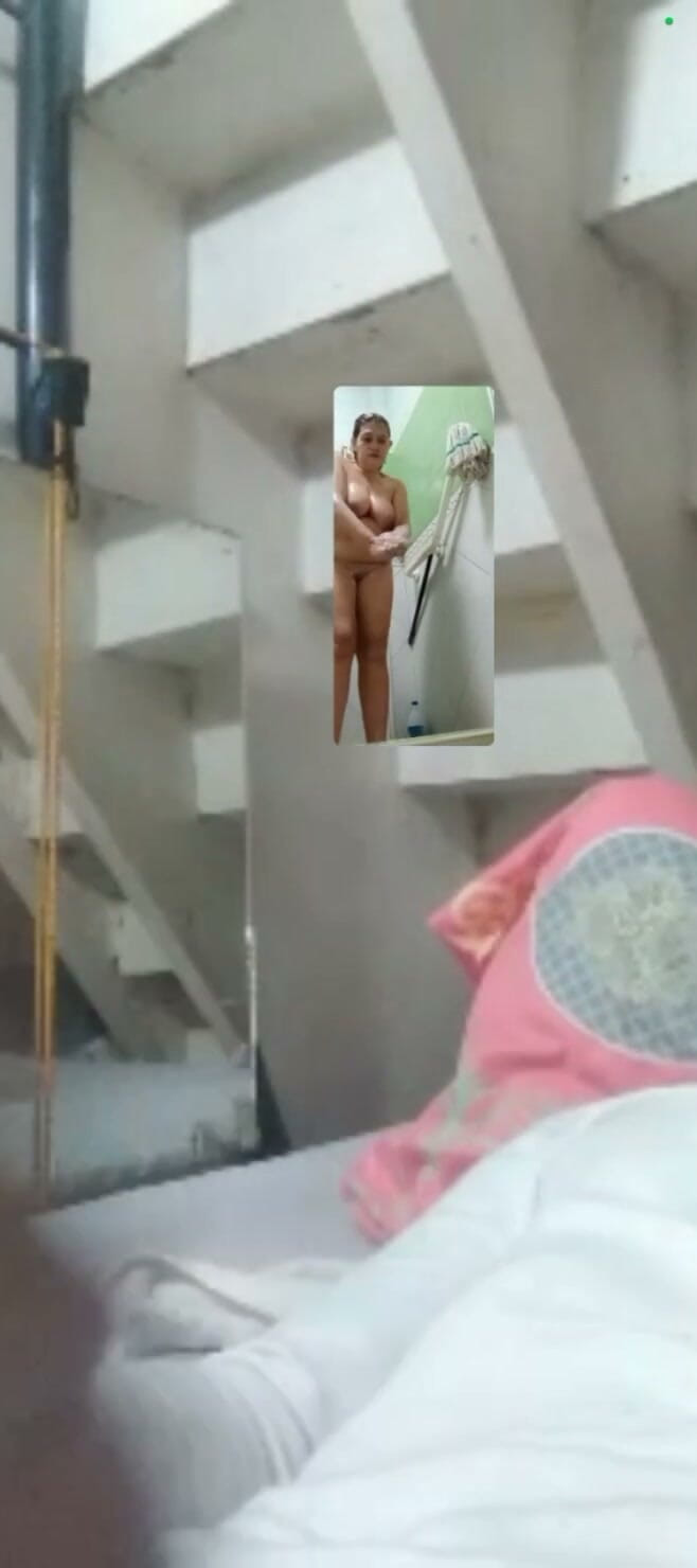 amadorrivera: Appel vidéo sexuel à ma femme, elle me demande de me...