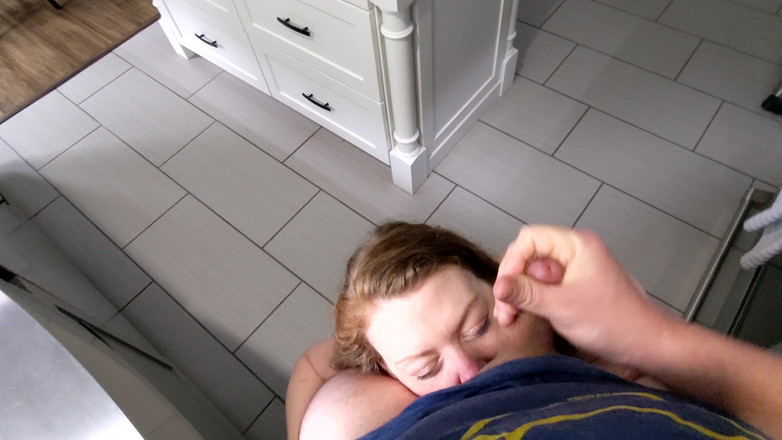 Jess and James TOYST: セックステープ #21 - コーヒータイム中のキッチンフェラチオ - 2022年6月5日