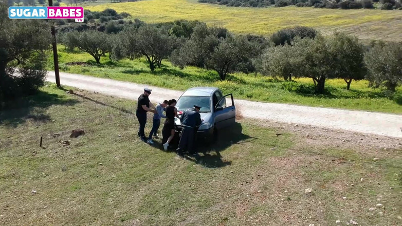 SugarBabesTV: Falsi poliziotti greci