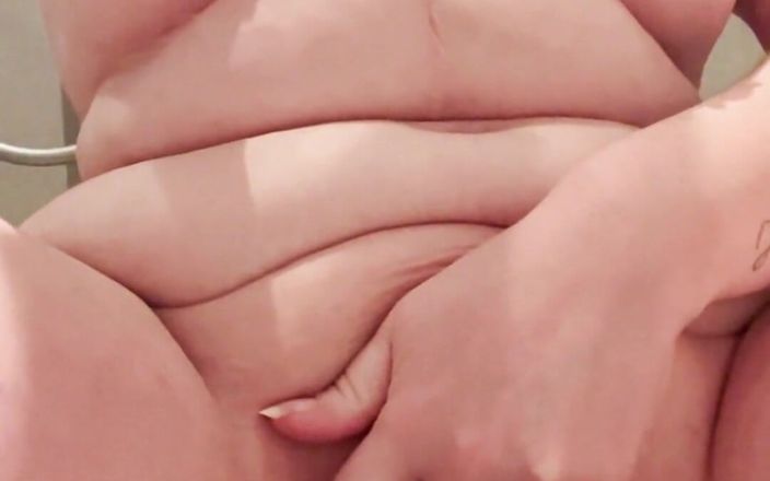 Naughty Mila: For all my pee loving subs