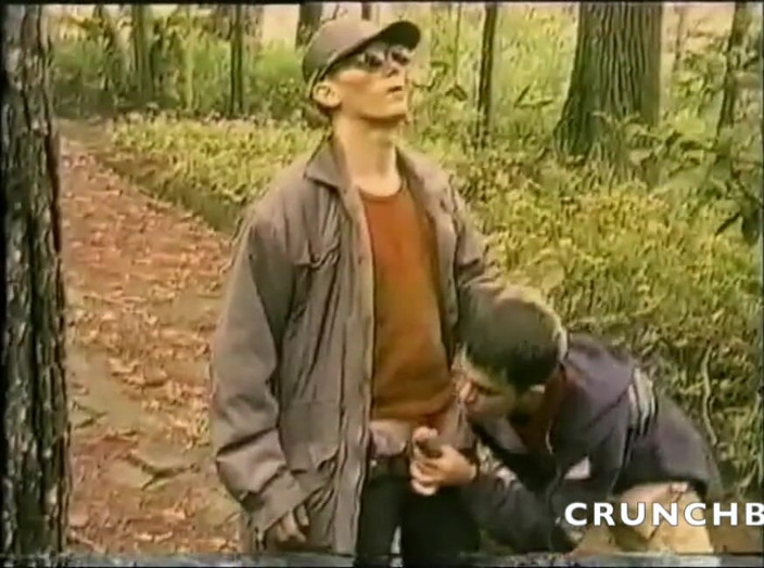 Crunch Boy: Vintage porno - Twink zerżnięta przez tatusia w lesie