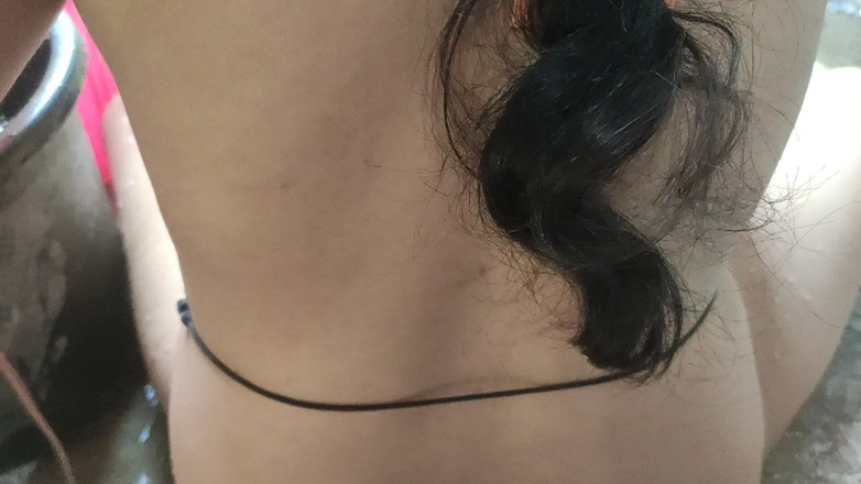 Anita yadav: 你会在继母美丽的继妹家里创造一个