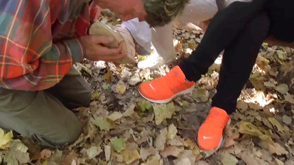 Foot Girls: Uctívání bot a čichání páchnoucích nohou - plná verze