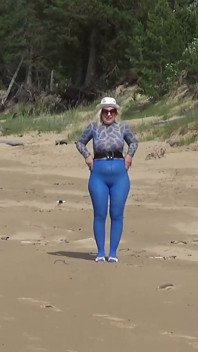 Golden Rain 95 - Piss on Beach