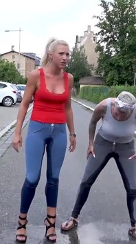Garotas Que Fazem Xixi de Rua
