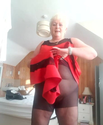 Uk Joolz: 팬티 스타킹을 찢고 싶으시나요?