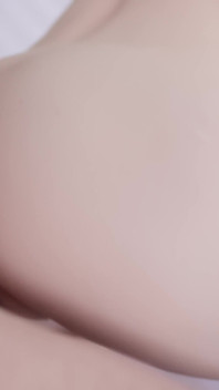 Meine mitbewohnerin fickte mich hart und kam auf meine muschi