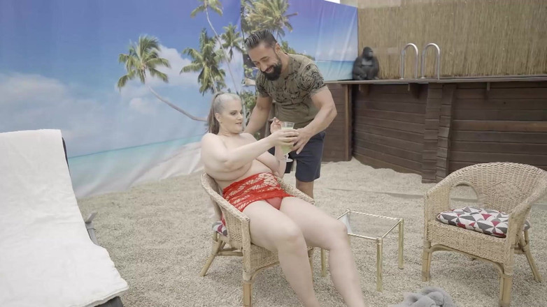 Big Boobs Babe: BBW MILF s obrovskými prsy šuká prsa a kundičku
