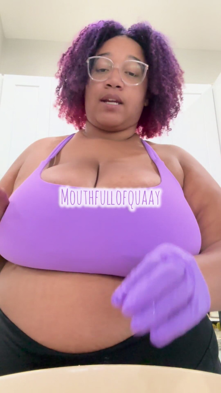 Biggdebbie solo: Esta gordinha pode cozinhar