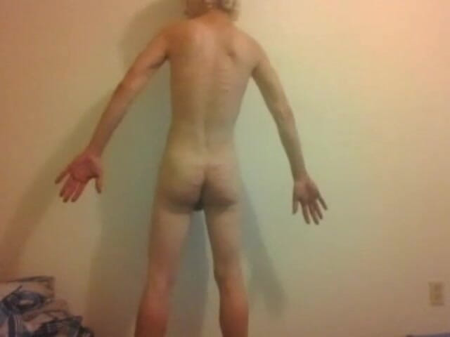 LilTaste: BDSM naga transgirl po chłosta 40+ razy na tyłek i pachwina...