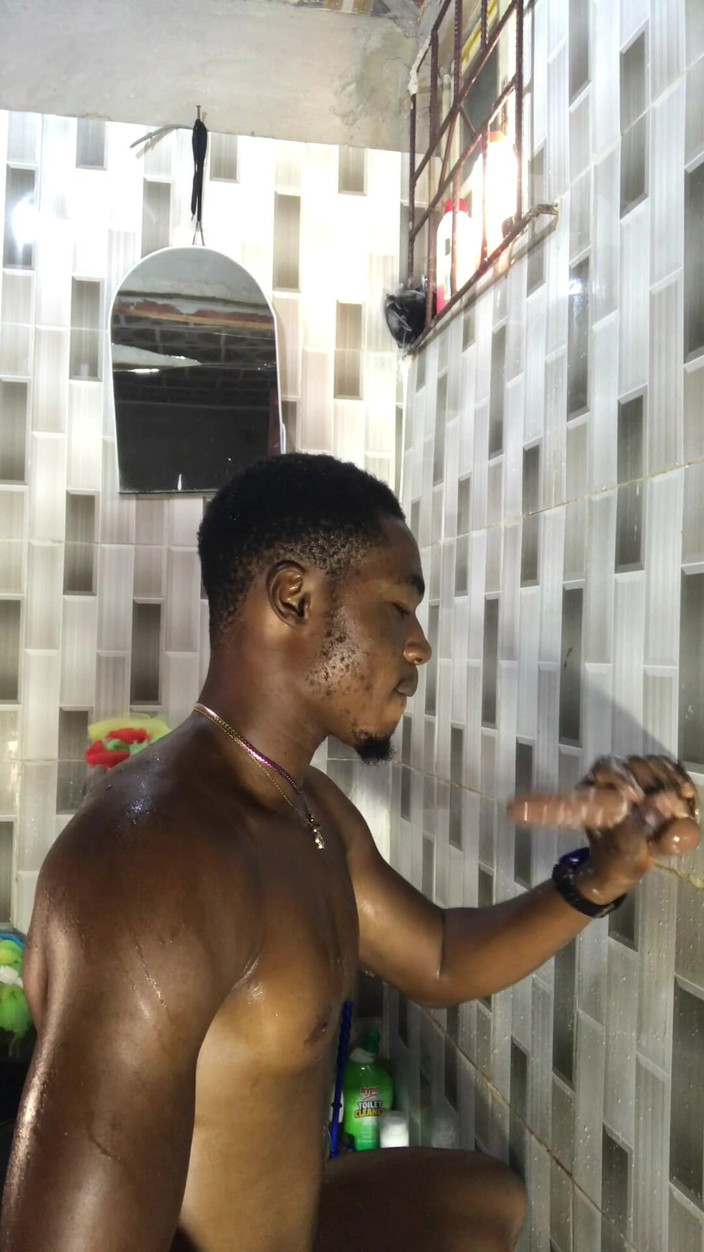 BlackDanie_production: Hraní s mými přáteli sexuální hračkou